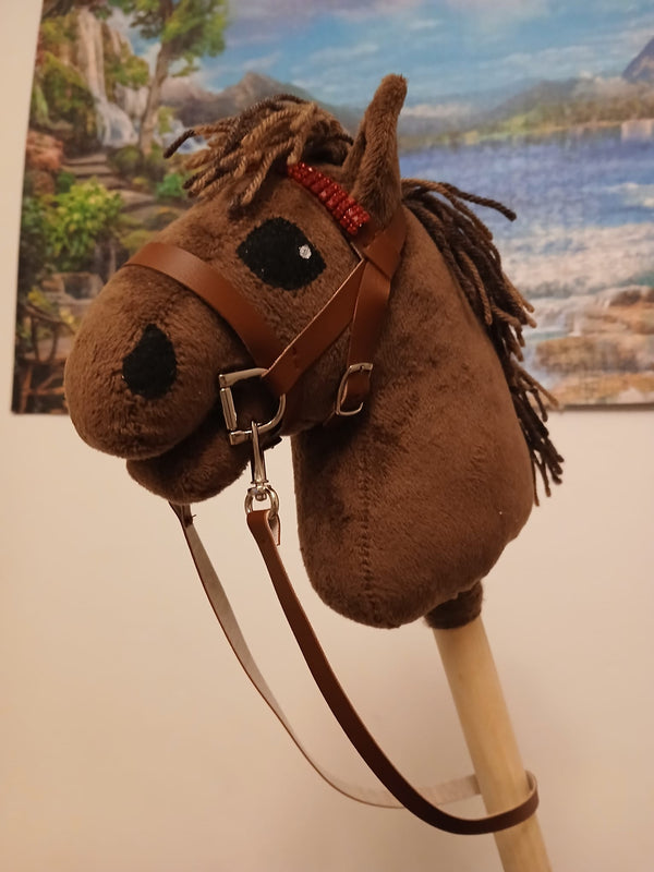 Ruskeat MiniPonin sutiset koristeilla