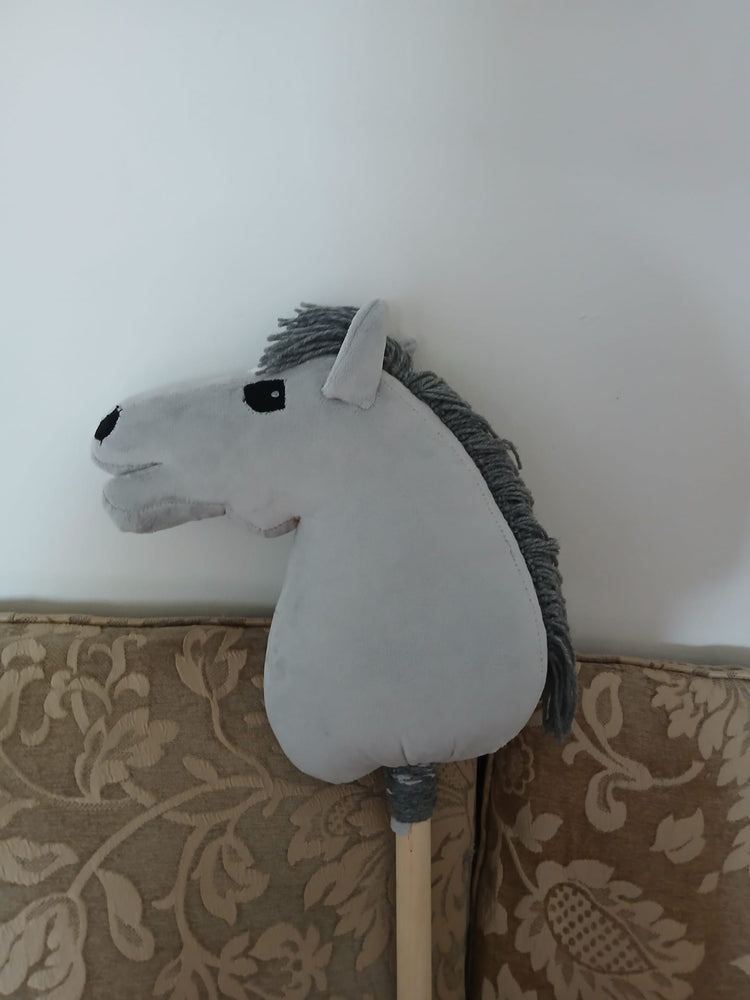 Vaalean Harmaa Poni